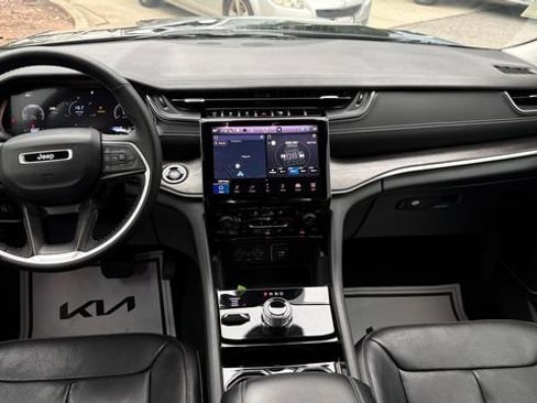 Used 2022 Jeep Grand Cherokee L Limited w/ Luxury Tech Group II AWD/4WD image 15