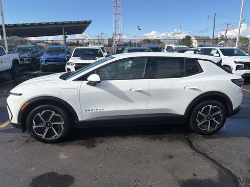 New 2026 Chevrolet Equinox EV LT image 3