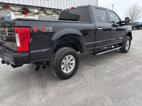 Used 2019 Ford F250 XLT w/ XLT Premium Package image 3