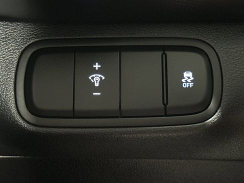 Used 2023 Hyundai Venue SEL image 30