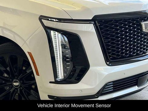 Used 2025 Cadillac Escalade Sport Platinum w/ LPO, ONYX Package image 34