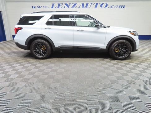 Used 2026 Ford Explorer Tremor w/ Tremor Convenience Package AWD/4WD image 2