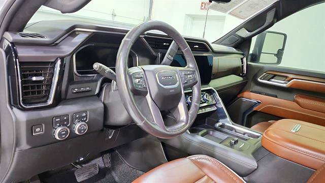 Used 2024 GMC Sierra 2500 Denali Ultimate AWD/4WD image 10