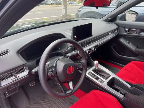 Used 2025 Honda Civic Type R image 7