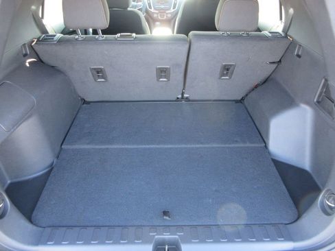 Used 2024 Chevrolet Equinox LT image 12