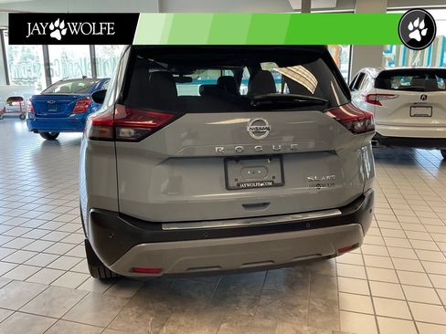 Used 2021 Nissan Rogue SL AWD/4WD image 5