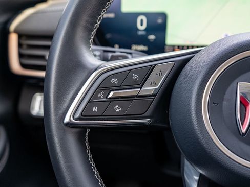 Used 2025 Buick Envision Sport Touring image 23