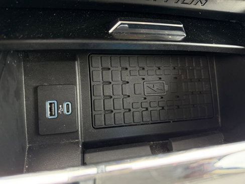 Used 2024 Ford Expedition Max XLT image 22