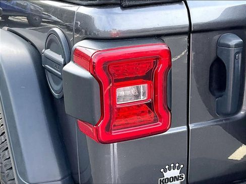 Used 2024 Jeep Wrangler Unlimited Rubicon w/ Convenience Group AWD/4WD image 26