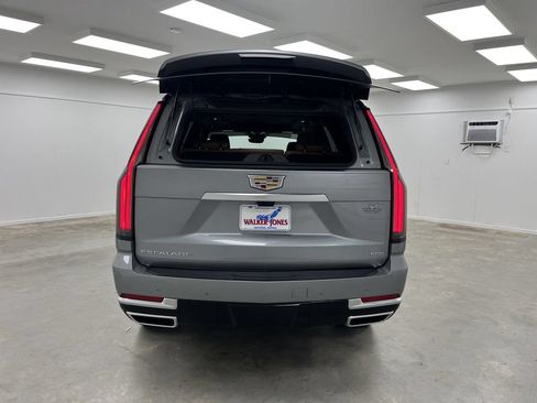 Used 2025 Cadillac Escalade Premium Luxury RWD image 19