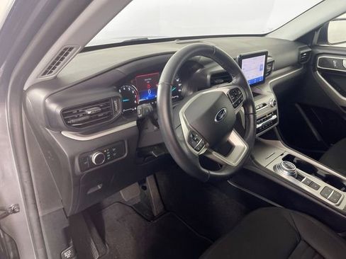 Used 2021 Ford Explorer XLT RWD image 10