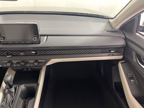 Certified 2025 Honda Accord SE image 17