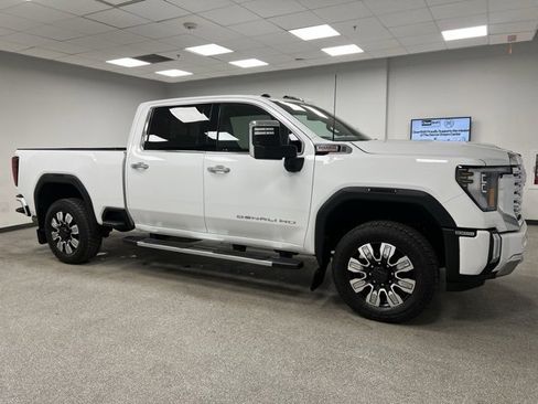 Used 2024 GMC Sierra 2500 Denali image 14