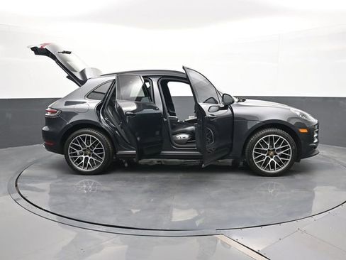 Certified 2020 Porsche Macan image 34