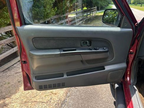 Used 2004 Nissan Frontier XE w/ (PWR) Pwr Pkg RWD image 17