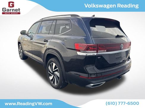 Certified 2025 Volkswagen Atlas SE image 3
