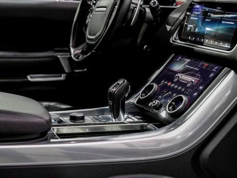 Used 2018 Land Rover Range Rover Sport SVR image 25