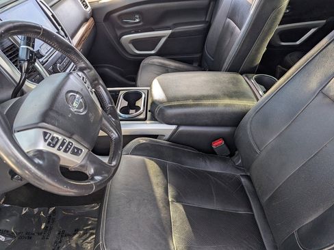 Used 2020 Nissan Titan SL w/ Moonroof Package image 16
