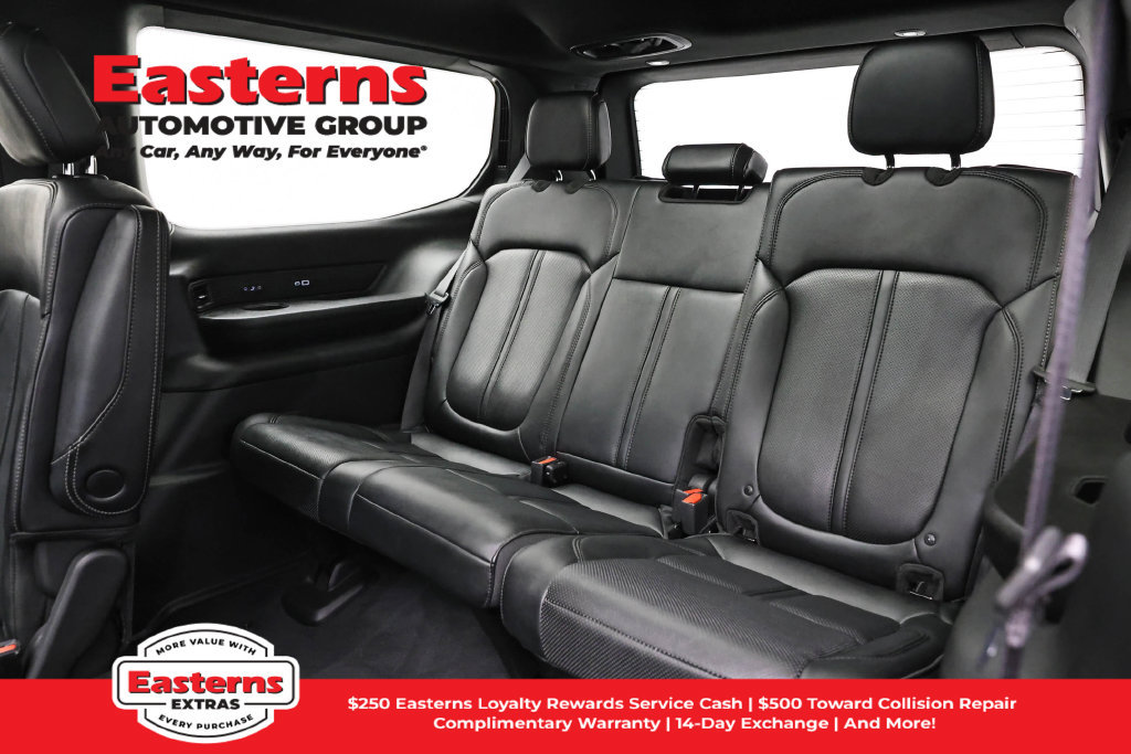 Used 2024 Jeep Wagoneer Series III w/ Premium Group I AWD/4WD image 32