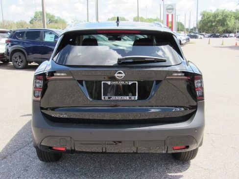 New 2026 Nissan Kicks SV w/ Charging Package FWD image 4