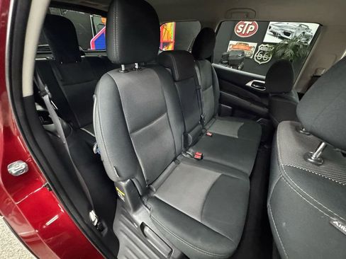 Used 2018 Nissan Pathfinder S image 20