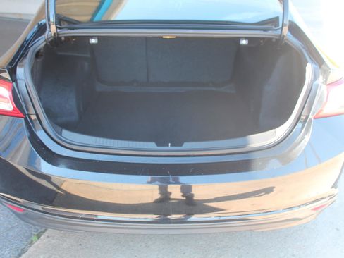 Used 2021 Chevrolet Malibu LT image 22