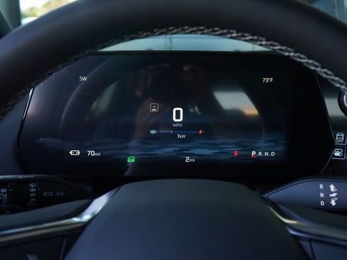 New 2025 Chevrolet Equinox EV LT image 19