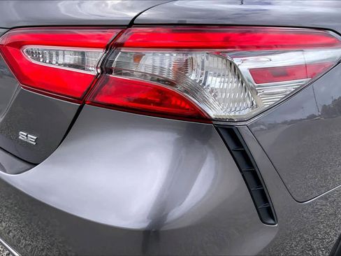 Used 2019 Toyota Camry SE image 30