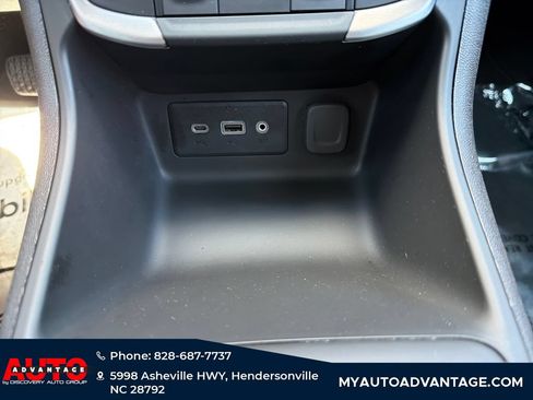 Used 2024 GMC Terrain SLE FWD image 19