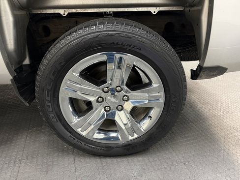 Used 2018 Chevrolet Silverado 1500 Custom w/ Custom Value Package image 11