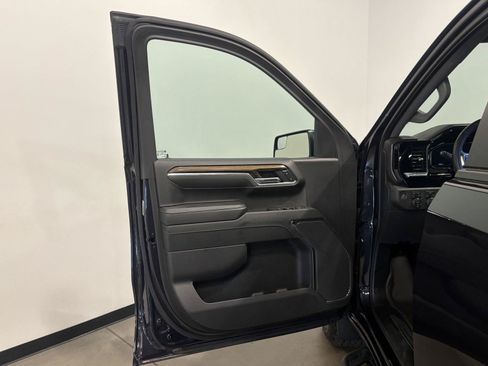 Used 2023 Chevrolet Silverado 1500 LT w/ Z71 Off-Road Package AWD/4WD image 13