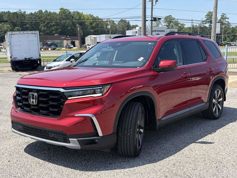 Used 2024 Honda Pilot Touring image 6