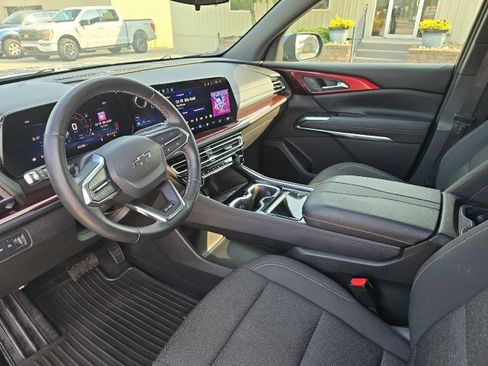 Used 2024 Chevrolet Traverse Z71 w/ LPO, Floor Liner Package AWD/4WD image 21