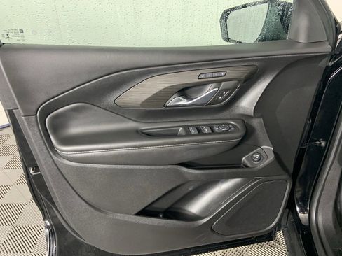 Used 2022 GMC Terrain SLT image 22