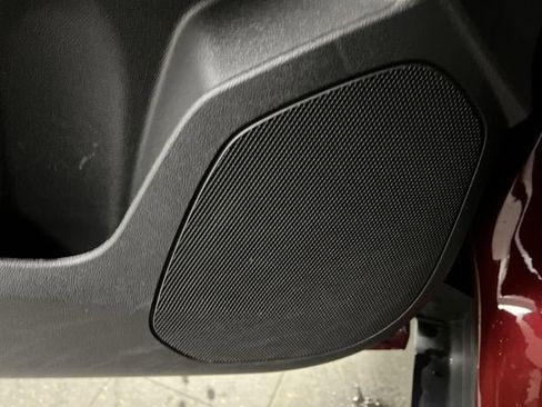 Certified 2025 Chevrolet Trax LT image 23