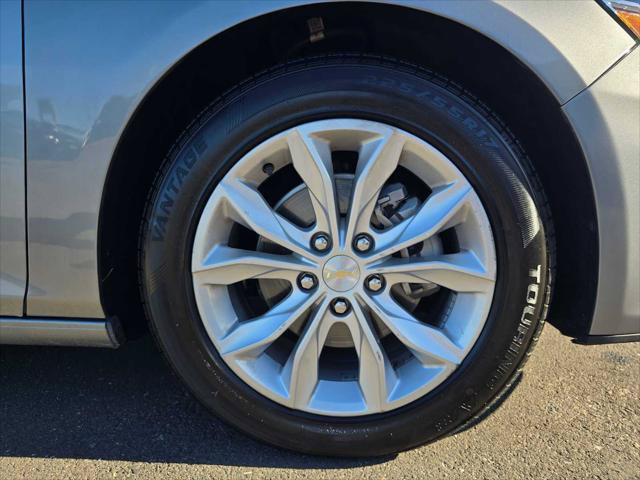 Used 2024 Chevrolet Malibu LT FWD image 9