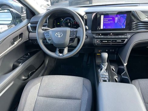 Used 2025 Toyota Camry LE image 9