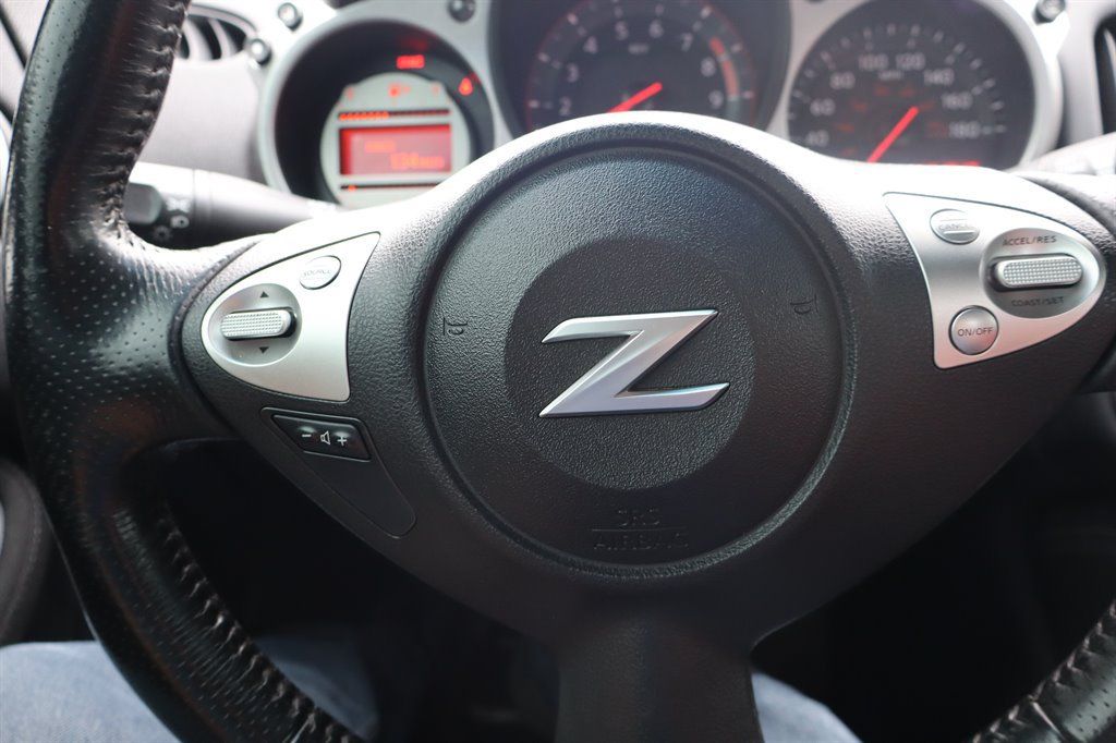 Used 2012 Nissan 370Z Coupe RWD image 26