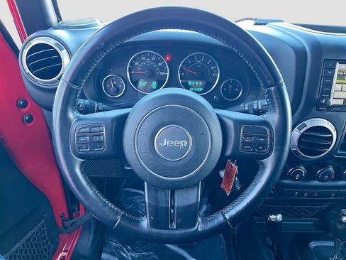 Used 2015 Jeep Wrangler Unlimited Sahara w/ Dual Top Group AWD/4WD image 10