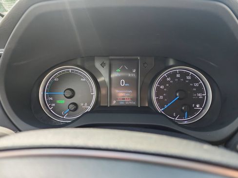 Used 2021 Toyota Venza LE AWD/4WD image 19
