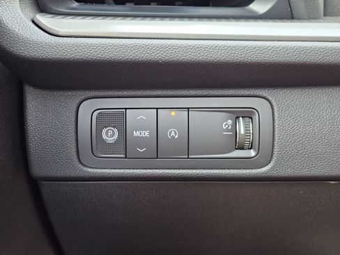 New 2027 Chevrolet Traverse LT w/ Midnight/Sport Edition FWD image 22