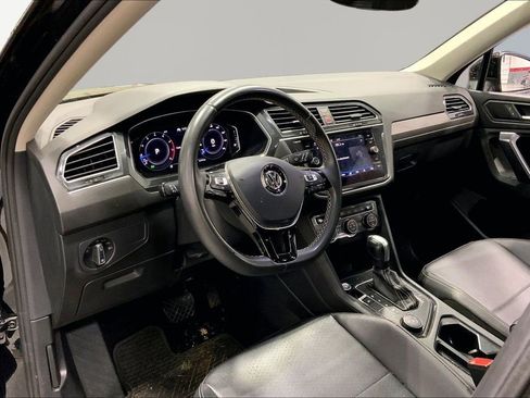 Used 2021 Volkswagen Tiguan SEL AWD/4WD image 12