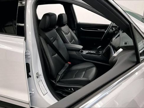 Used 2025 Cadillac XT5 Premium Luxury FWD image 8