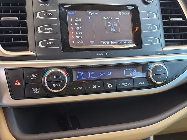 Used 2014 Toyota Highlander Plus AWD/4WD image 25