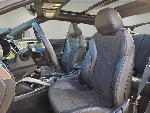 Used 2016 Hyundai Veloster Base w/ Option Group 02 image 14