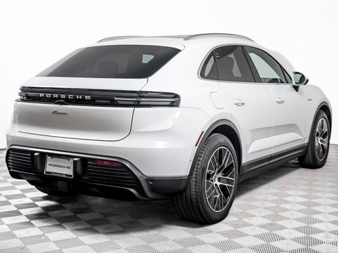 Certified 2025 Porsche Macan Electric w/ Premium Package RWD image 8