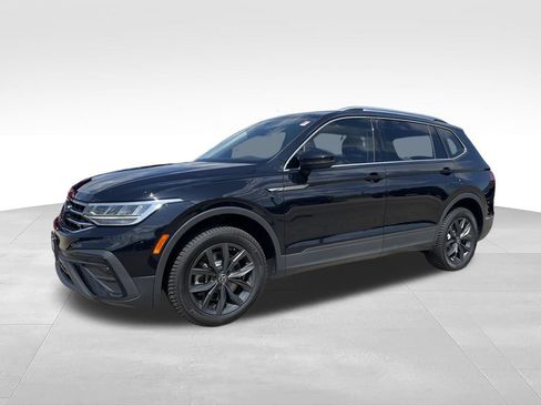 Used 2022 Volkswagen Tiguan SE w/ Panoramic Sunroof Package AWD/4WD image 5