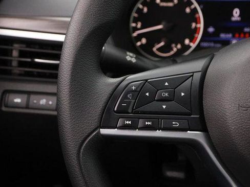 Used 2025 Nissan Altima 2.5 SV image 11