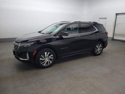 Used 2023 Chevrolet Equinox Premier image 2