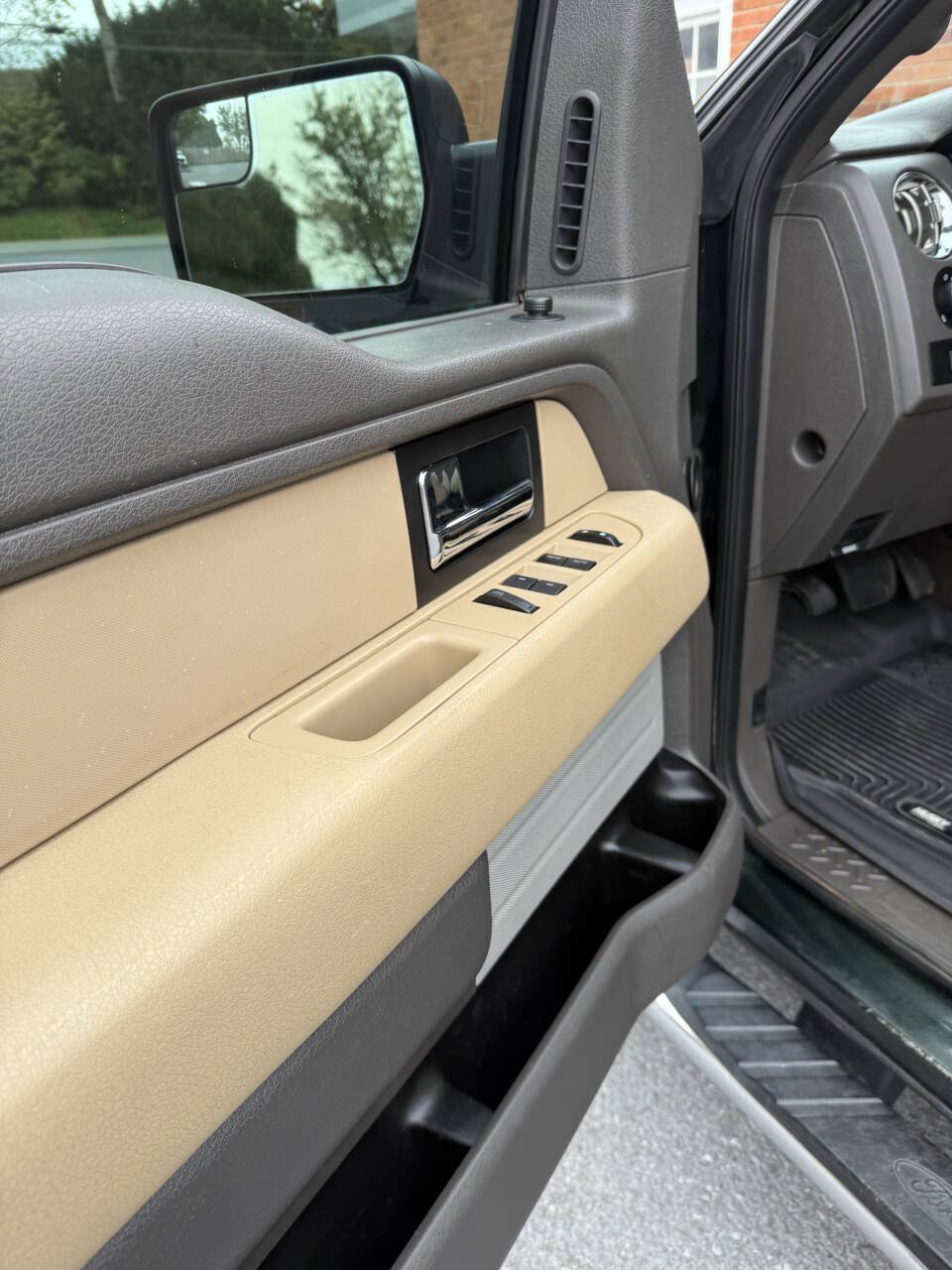Used 2013 Ford F150 XLT w/ XLT Chrome Pkg AWD/4WD image 7